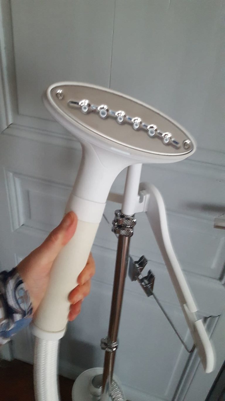 SteamOne H2020. défroisseur vertical