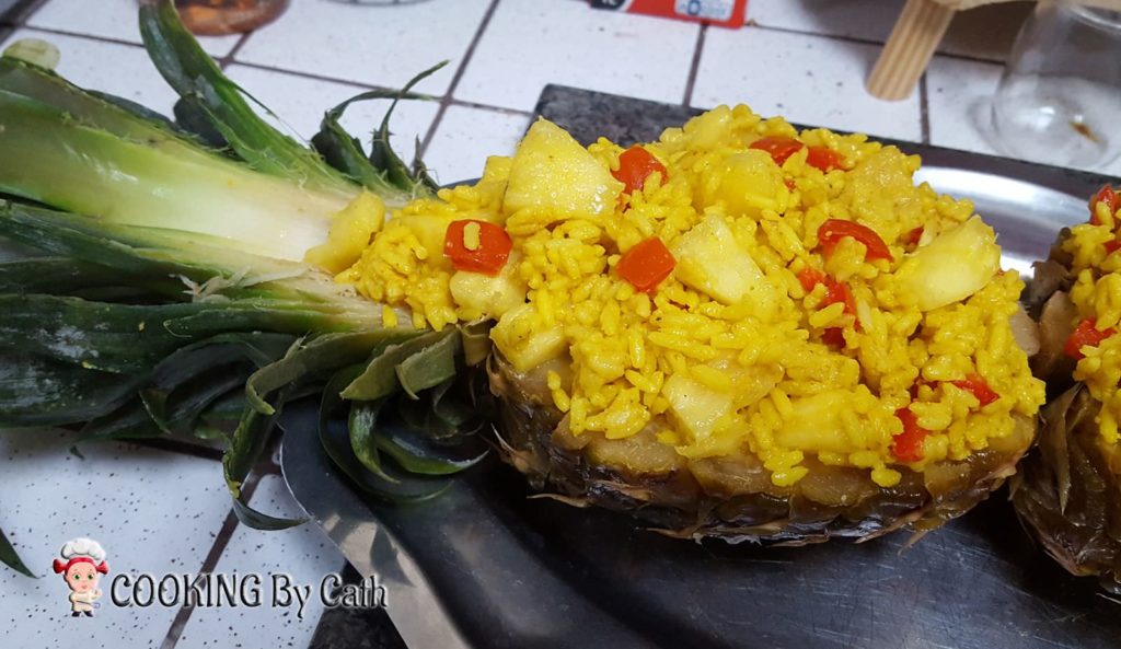 Ananas farci de riz au curry
