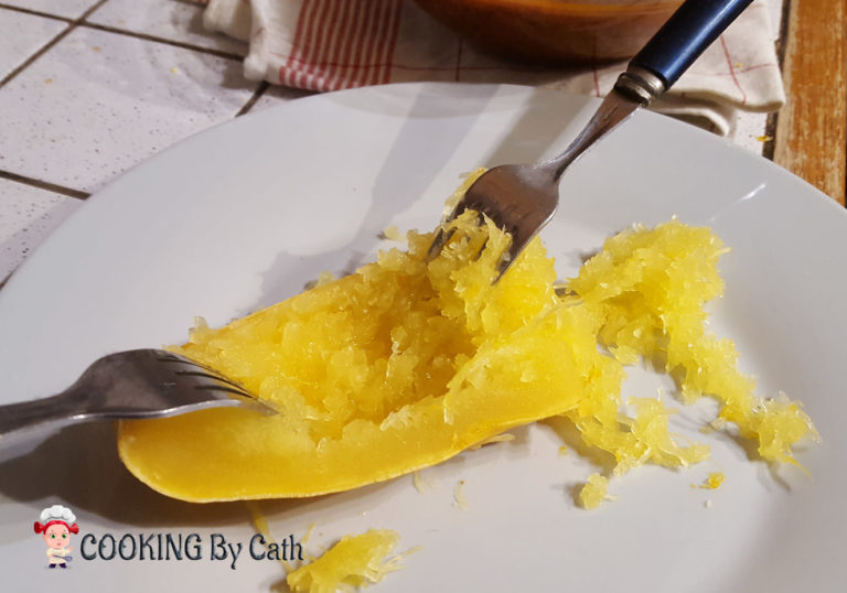 Courge Spaghetti - gratter la chair avec une fourchette
