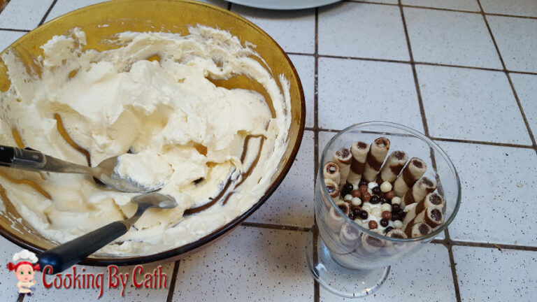 Mousse vanille - présentation dans des coupes en verre